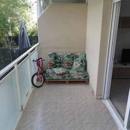 Garden Apartment *