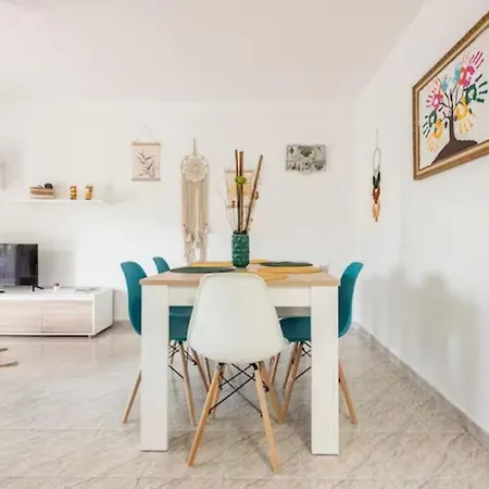 Garden Apartment *
